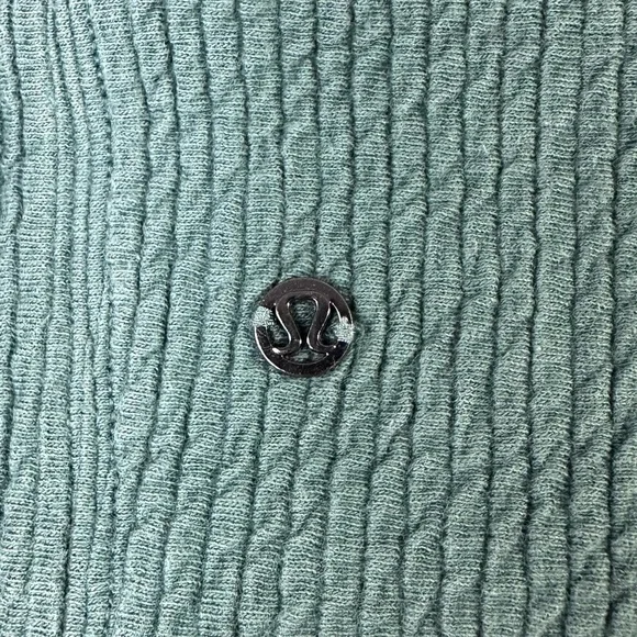 Lululemon On Repeat Mock Neck in Smoke Green Size 8 - Picture 7 of 7